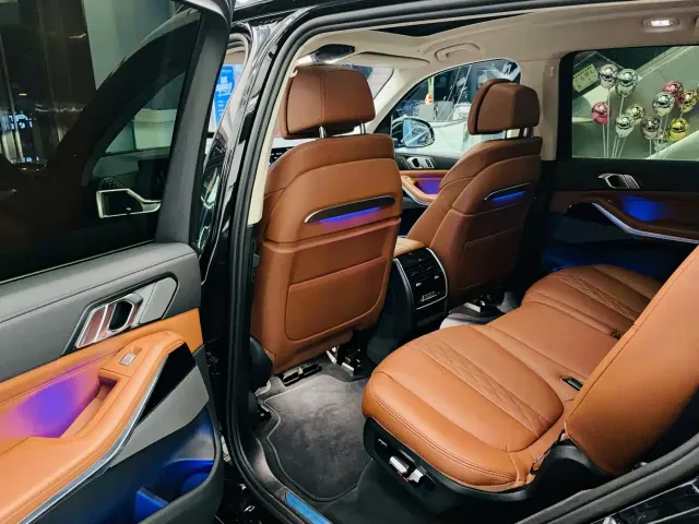 BMW X7 — Фото автомобиля 8