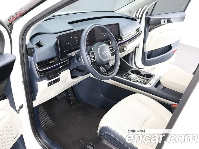 Kia Carnival Generation 4 — Фото автомобиля 10