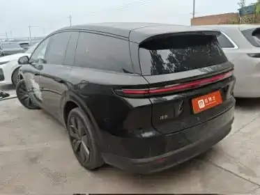 Li Auto i8 — Фото автомобиля 7