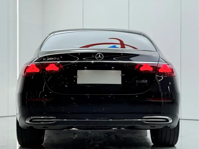 Mercedes-Benz E-Class — Фото автомобиля 15