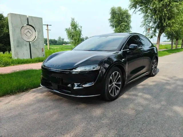 Фотография автомобиля — Luxeed R7