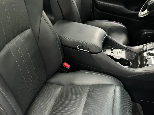 Lexus LM — Фото автомобиля 13