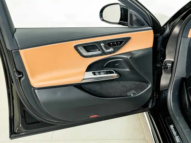 Mercedes-Benz E-Class — Фото автомобиля 17