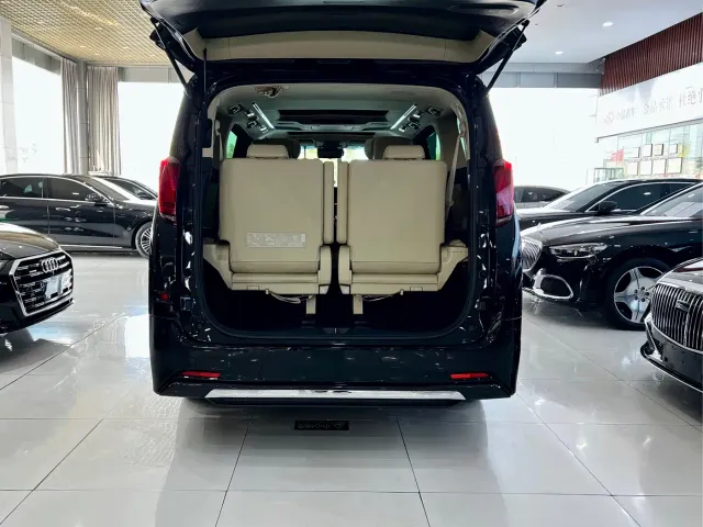 Toyota Alphard — Фото автомобиля 25