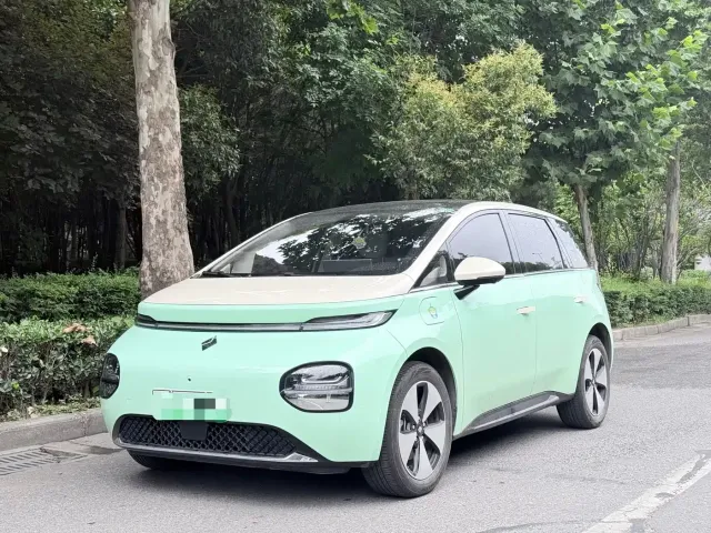 Фотография автомобиля — Baojun Cloud
