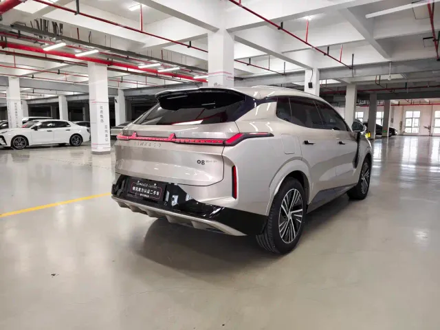Lynk & Co 08 EM-P — Фото автомобиля 3