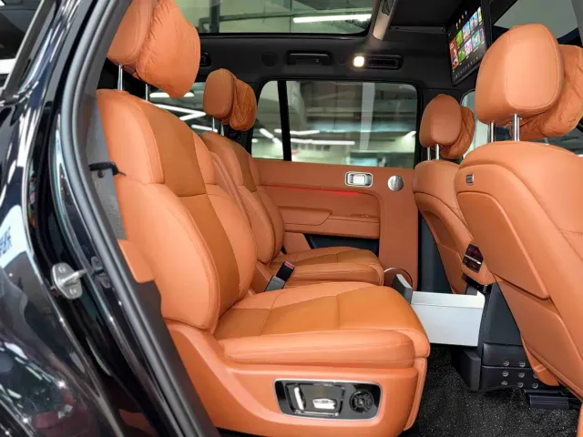 Li Auto L9 — Фото автомобиля 10
