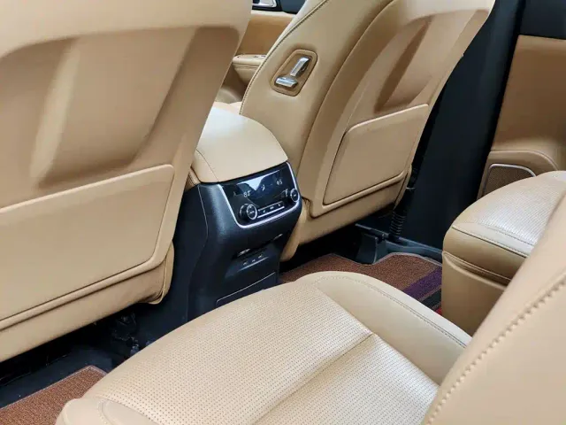 Li Auto ONE — Фото автомобиля 9