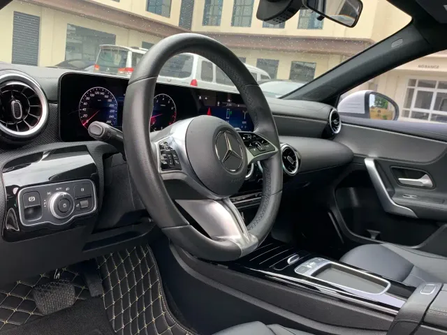 Mercedes-Benz A-Class — Фото автомобиля 17
