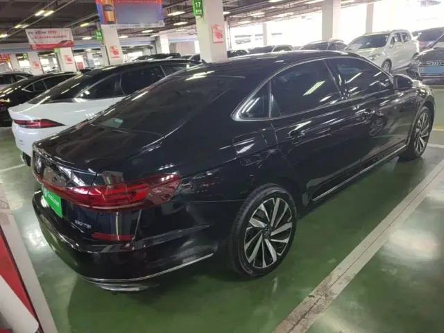 Volkswagen Passat — Фото автомобиля 6