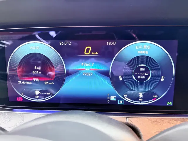 Mercedes-Benz E-Class — Фото автомобиля 11