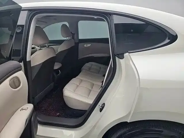IM Motors LS6 — Фото автомобиля 13