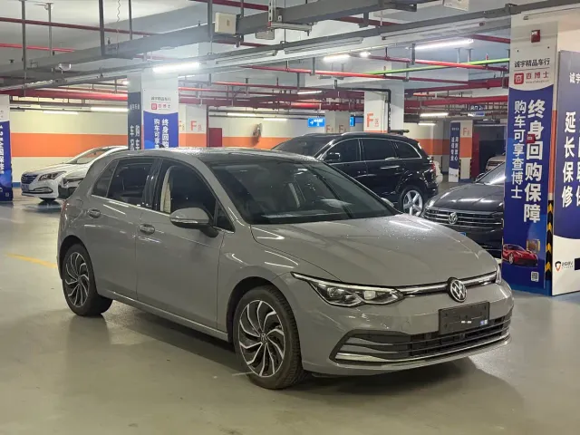 Volkswagen Golf — Фото автомобиля 3