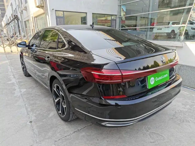 Volkswagen Passat — Фото автомобиля 4