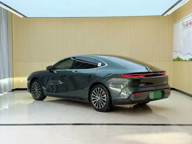 Geely Galaxy Xingyao 8 — Фото автомобиля 9