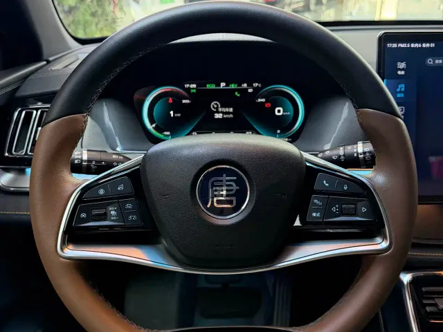 BYD Tang — Фото автомобиля 15