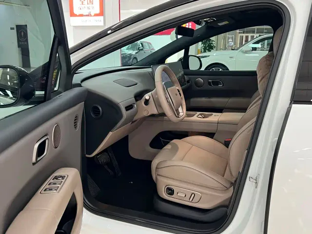Li Auto i6 — Фото автомобиля 6