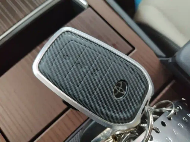 Toyota Sienna — Фото автомобиля 8