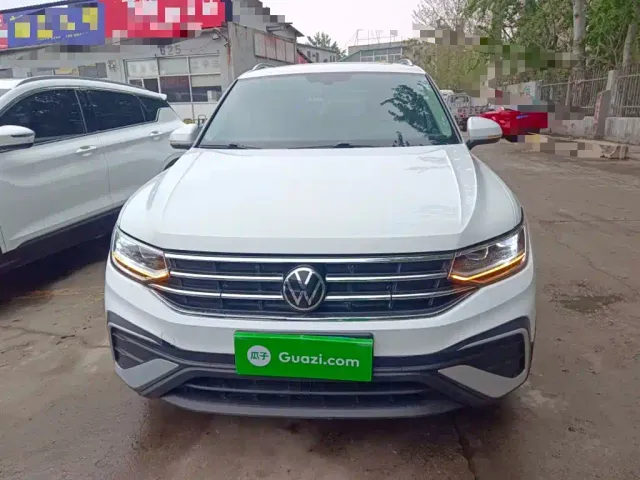 Volkswagen Tiguan L — Фото автомобиля 2