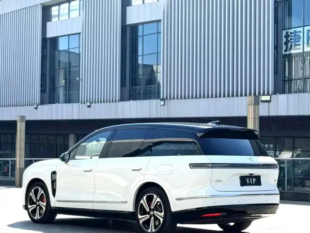 Nio ES8 — Фото автомобиля 6