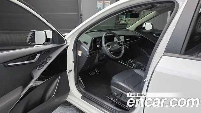 Kia Niro The All New Niro Signature — Фото автомобиля 8