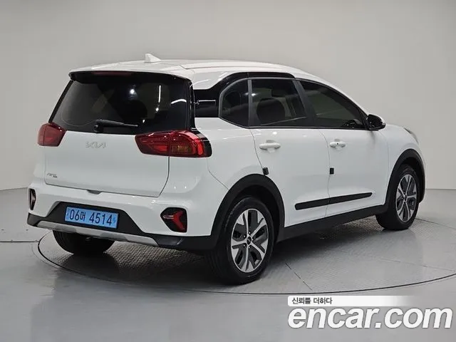 Kia Niro — Фото автомобиля 4