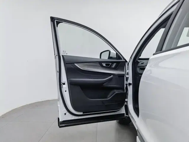 Chery Tiggo 8 — Фото автомобиля 8