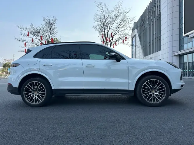 Porsche Cayenne — Фото автомобиля 4