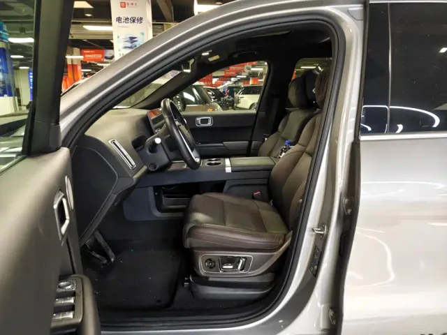 Li Auto Li L8 2023 Pro — Фото автомобиля 8