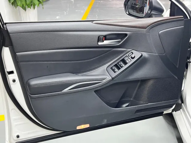 Toyota Avalon — Фото автомобиля 13