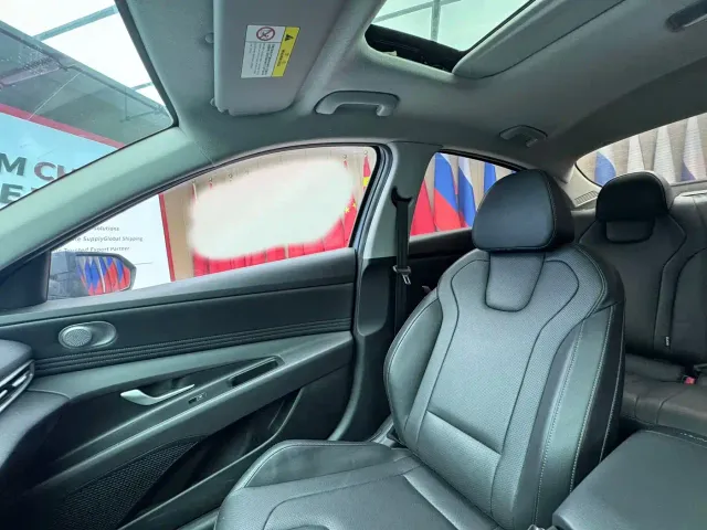 Hyundai Elantra — Фото автомобиля 15