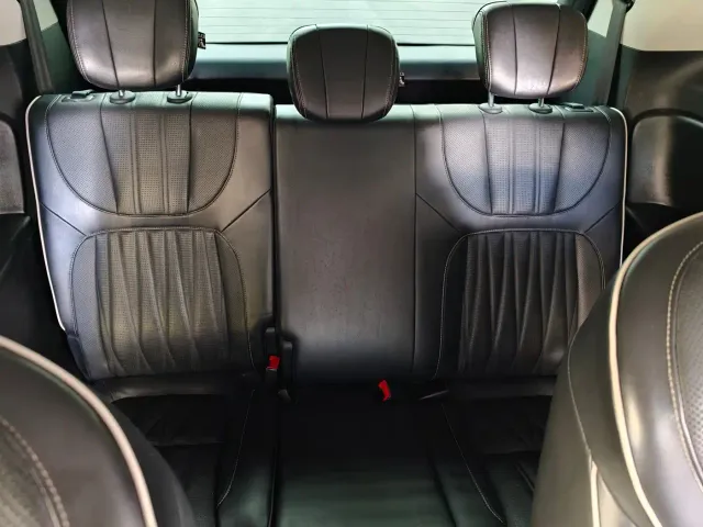 Roewe iMAX8 — Фото автомобиля 12