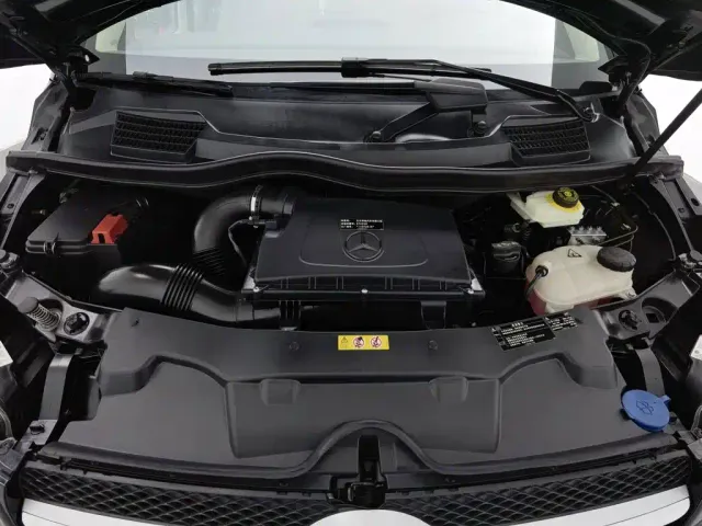 Mercedes-Benz V-Class — Фото автомобиля 6