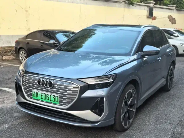 Фотография автомобиля — Audi Q4 e-tron
