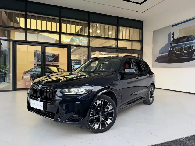Фотография автомобиля — BMW iX3