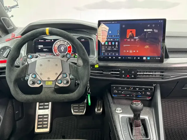 Volkswagen Golf GTI — Фото автомобиля 15