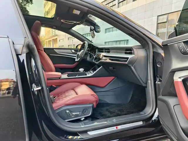 Audi A7L — Фото автомобиля 5
