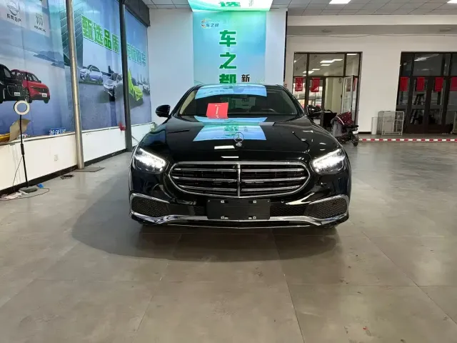 Mercedes-Benz E-Class — Фото автомобиля 2