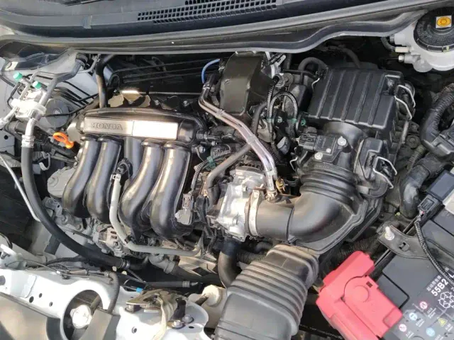 Honda Fit — Фото автомобиля 10