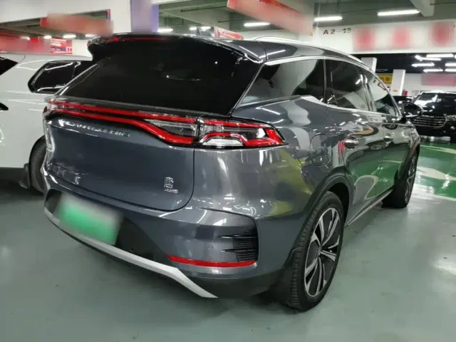 BYD Tang — Фото автомобиля 6