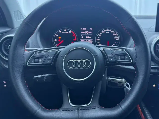 Audi Q2L — Фото автомобиля 12