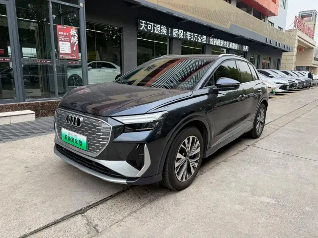Фотография автомобиля — Audi Q4 e-tron