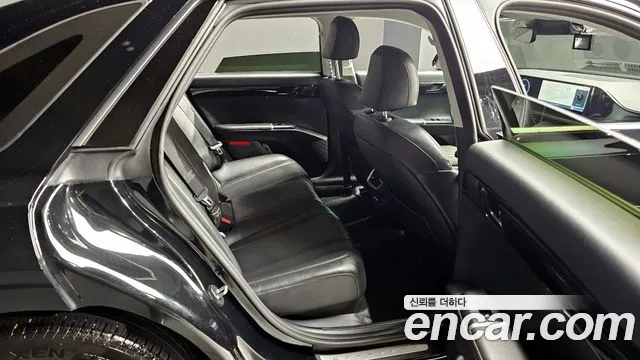 Hyundai Grandeur Grandeur (GN7) 3.5 LPG 2WD (Такси) — Фото автомобиля 11