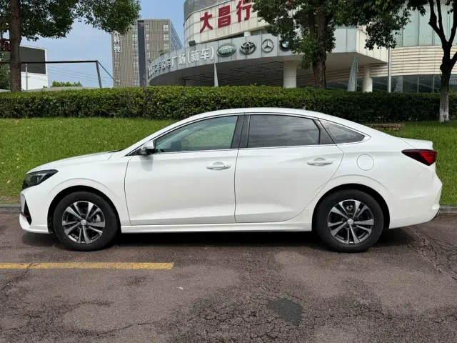 Changan Eado — Фото автомобиля 3