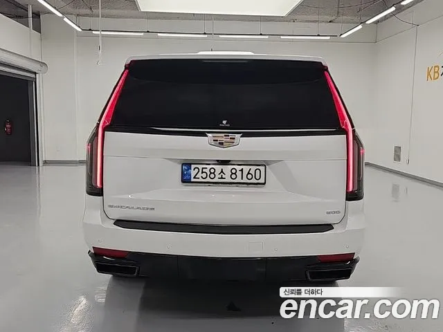 Cadillac Escalade 5th Gen — Фото автомобиля 3