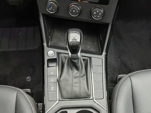 Volkswagen Passat — Фото автомобиля 13