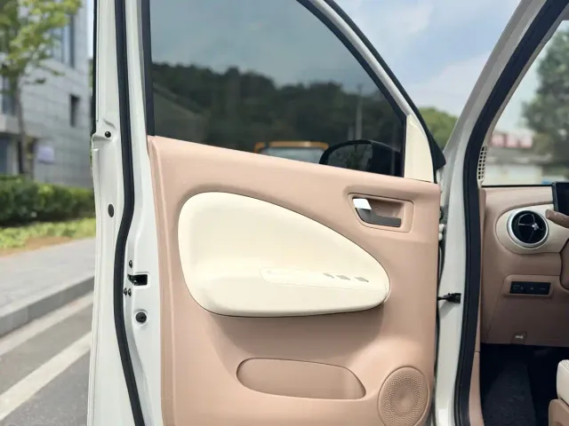 Wuling Hongguang Mini EV — Фото автомобиля 10