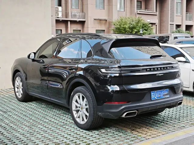 Porsche Cayenne — Фото автомобиля 4