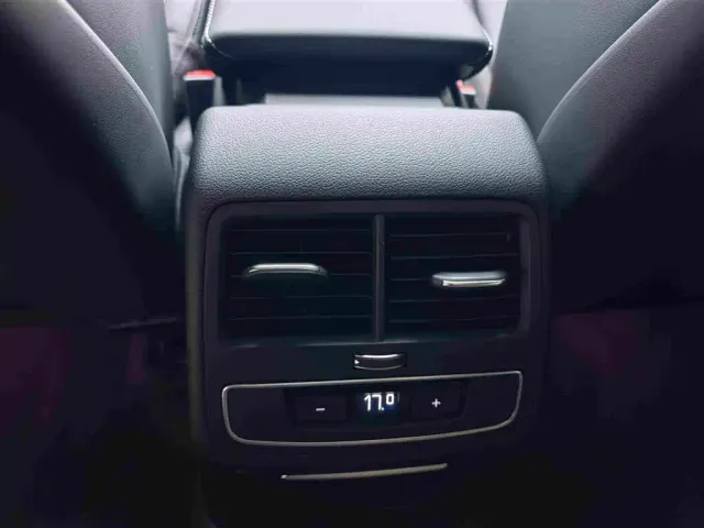 Audi A4L — Фото автомобиля 12