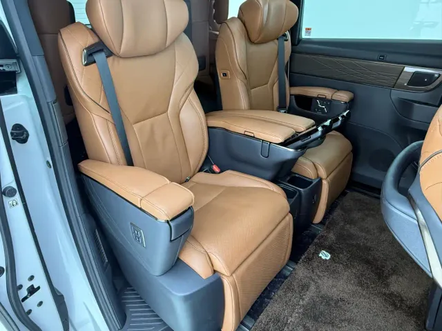 Toyota Alphard — Фото автомобиля 14